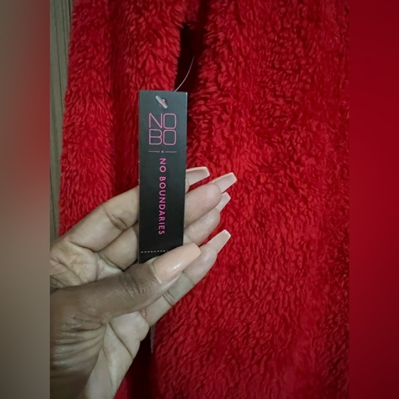 PLUSH PULLOVER - Picture 4 of 4